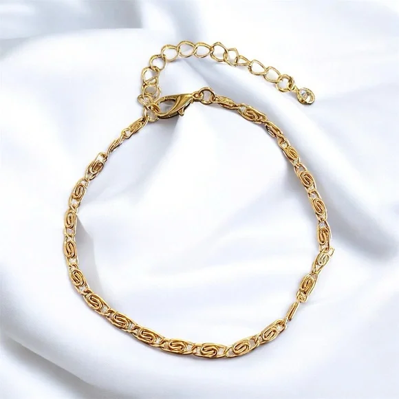 Women’s alloy gold 6.5 inch bracelet with 2 inch extender - Picture 1 of 6